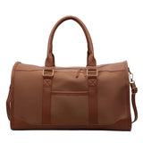 Elegant Leather Travel Bag – Adjustable, Large Capacity Weekend Bag with Zipper Closure and Durable Leather Straps