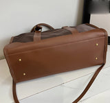 Elegant Leather Travel Bag – Adjustable, Large Capacity Weekend Bag with Zipper Closure and Durable Leather Straps